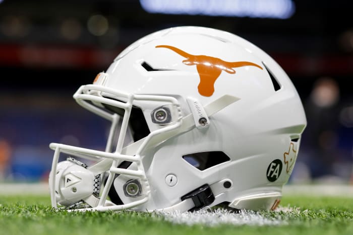 Texas Longhorns baseball: Quirky walk-off win clinches Big 12 series over  No. 14 Texas Tech Red Raiders