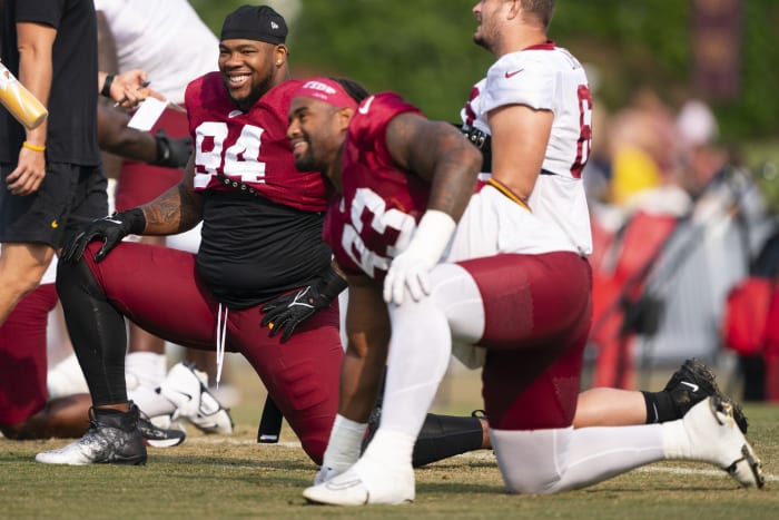 Dallas Cowboys bring benches to Washington, rivalry heats up