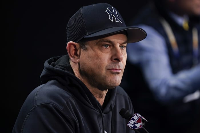 Would Yankees be better off with Aaron Boone or Phillies' Joe Girardi?  Scout breaks it down 