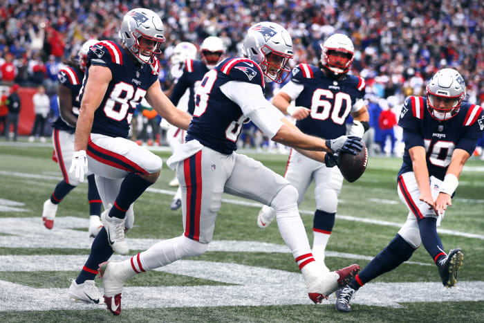 Buffalo Bills clinch AFC East title for third-straight season with win over  Bears