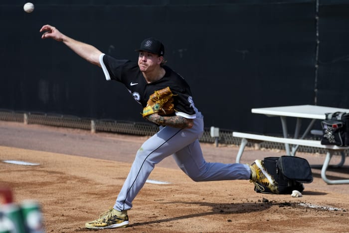 Clevinger gets shot, Padres hope he can pitch in playoffs