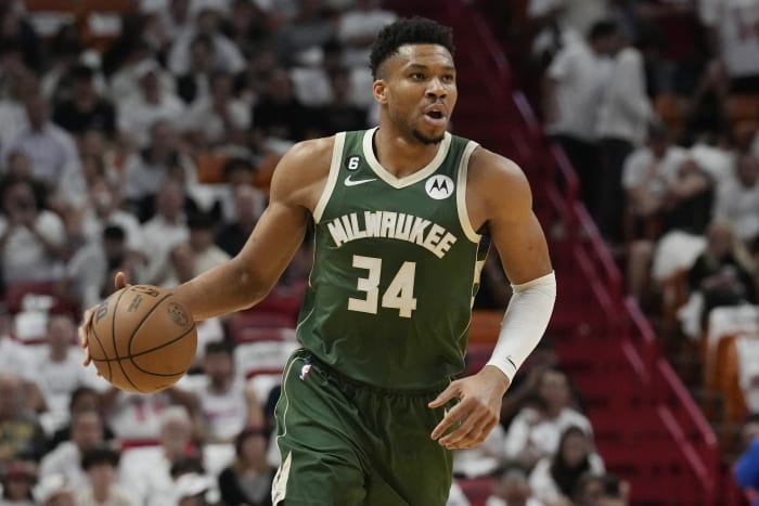 Giannis Antetokounmpo avoids serious wrist injury, may miss some