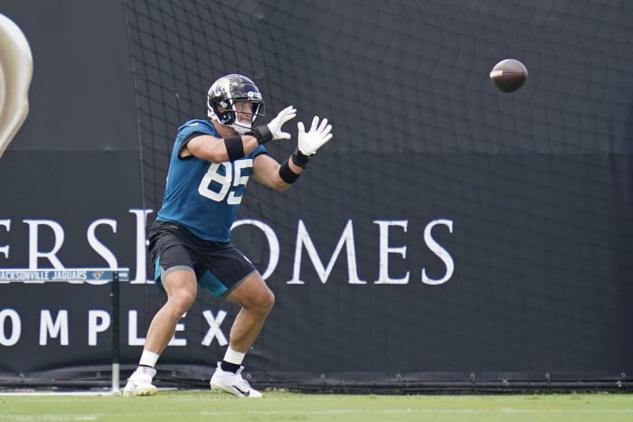 WATCH: Tim Tebow catches TD from Trevor Lawrence in Jacksonville