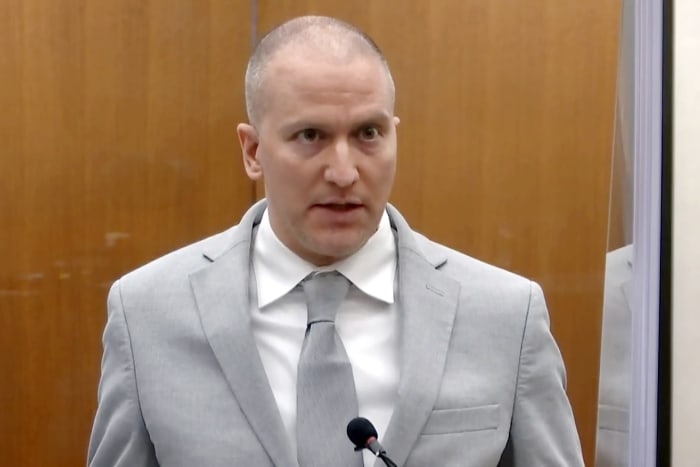 Lawsuit says ex-Officer Chauvin kneeled on woman's neck, just as he did when he killed George Floyd - Vimarsana News