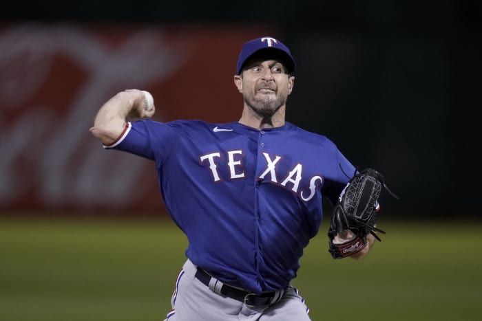 Rangers clinch postseason appearance after 6-2 victory over Mariners