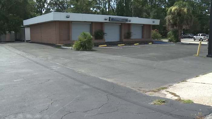 ‘I think it’s awful’: Proposal for liquor store near sober-living home divides O...