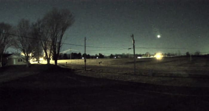 Videos show meteor lighting up Metro Detroit skies, experts say no cause for concern