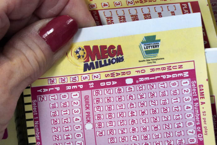 Mega Millions lottery jackpot nears 1B ahead of Friday drawing