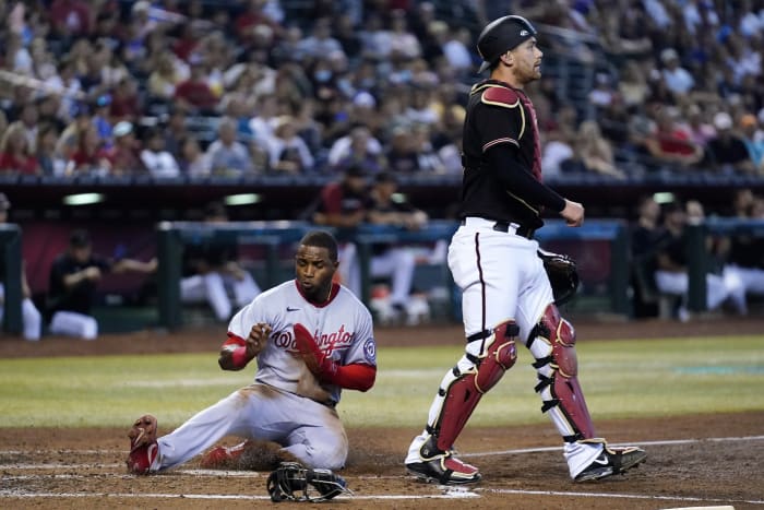 Madison Bumgarner doubles in first at-bat as Giants decline DH