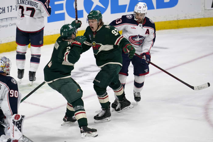 Blues defeat Wild 6-4 in 2022 Winter Classic, coldest game in NHL