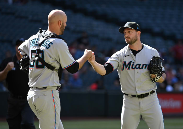 Buehler gets 1st career shutout, Dodgers blank D-backs 4-0 - The