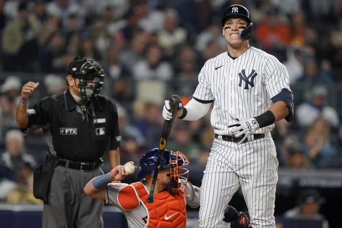 Judge Just Misses Record-Tying Homer as Yankees Clinch Playoff Spot - The  New York Times