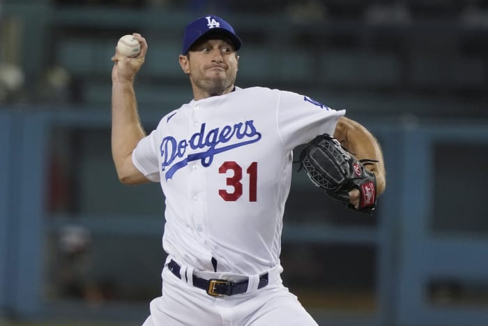 Dodgers offer QOs to Seager, Taylor but not Kershaw