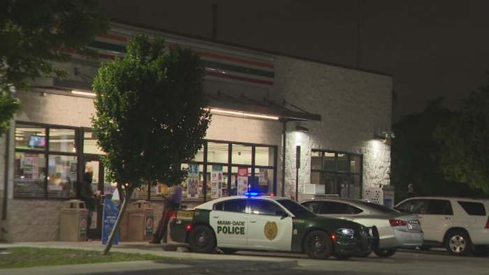 Man stabbed in abdomen outside northwest Miami-Dade 7-Eleven
