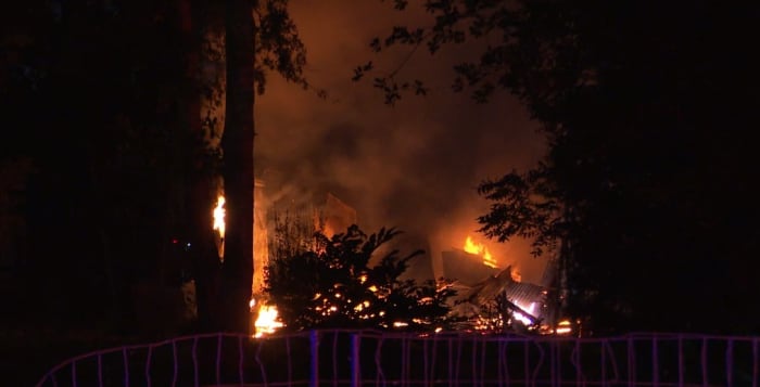 2 men dead, another critically hurt after mobile home fire in NW Harris County - Vimarsana News