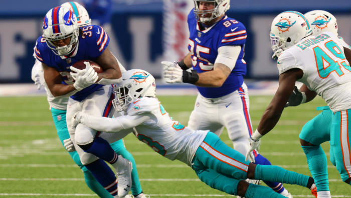 NFL round-up: Miami Dolphins beat Buffalo Bills despite blocking their own  punt, NFL