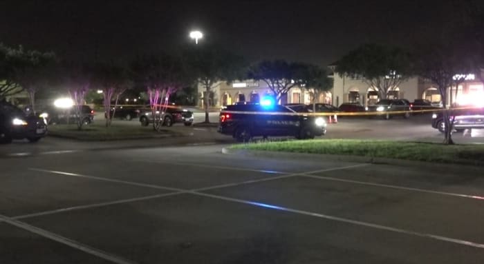 Person found fatally shot outside shopping center parking lot in Missouri City - Vimarsana News