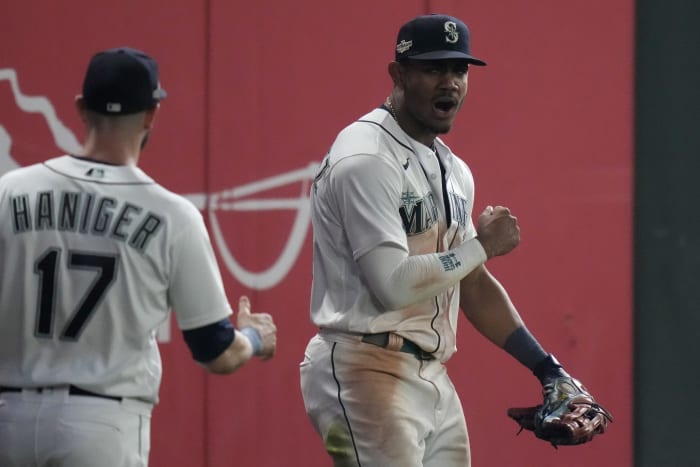 Raleigh, France help Mariners win 1st series in Houston since 2018