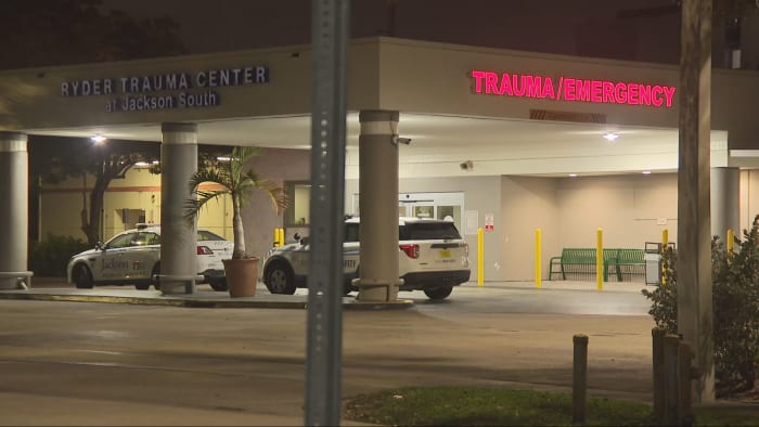 2 Florida officers shot by man after responding to home