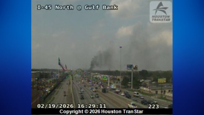 Crews extinguish fire at vacant warehouse off I-45 in north Houston