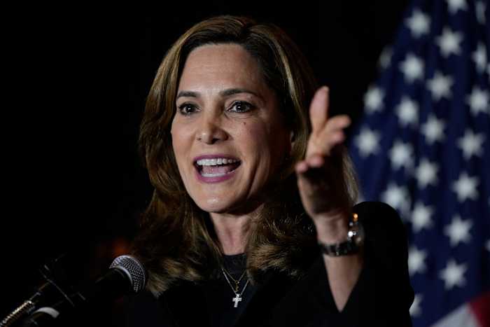 Bipartisan Lawmakers Introduce Dignity Act Immigration Reform