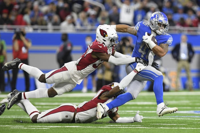 Igwebuike's late TD, 2-point stop lead Lions past Indy 27-26