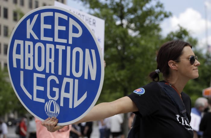 More women join challenge to Tennessee's abortion ban law