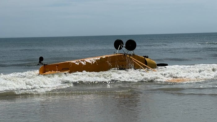 Pilot unhurt after small plane crashes just off New Smyrna Beach