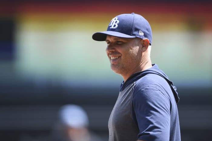 Padres 3B coach Williams has colon cancer, surgery Friday