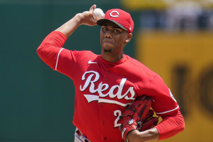 Kolozsvary scores on game-ending balk as Reds beat Rays 2-1