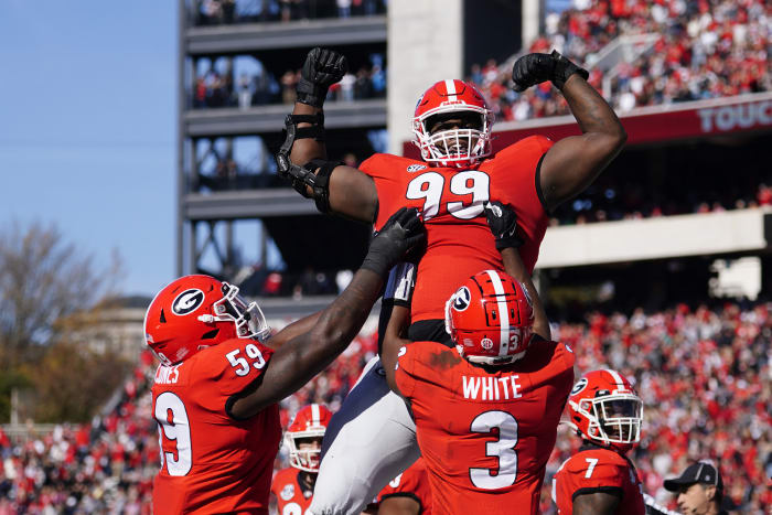 No. 1 Georgia loses tight end Brock Bowers to sprained left foot against  Vandy