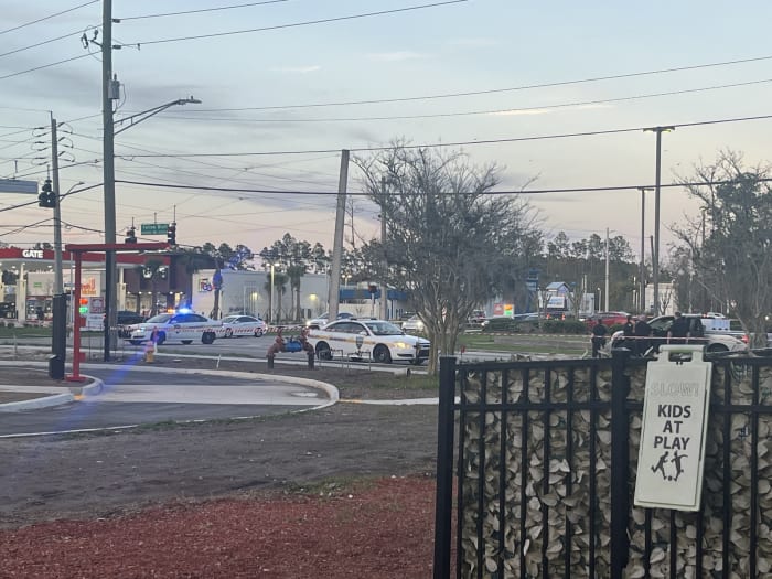 Shooting at intersection of Yellow Bluff Road and New Berlin Road