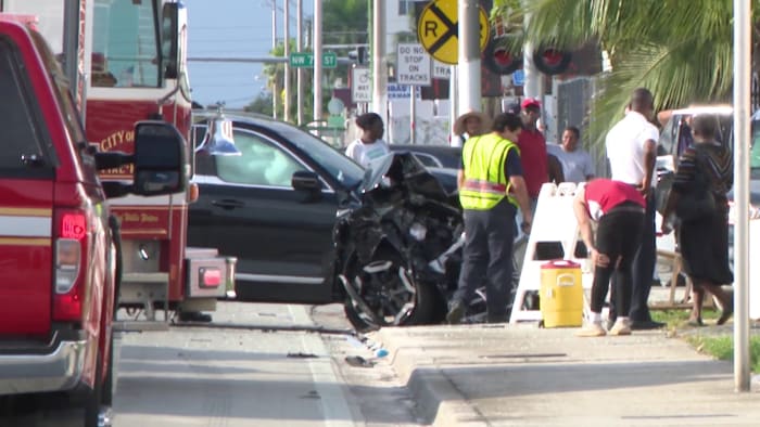 4 hospitalized following multi-car crash in northwest Miami-Dade, authorities say