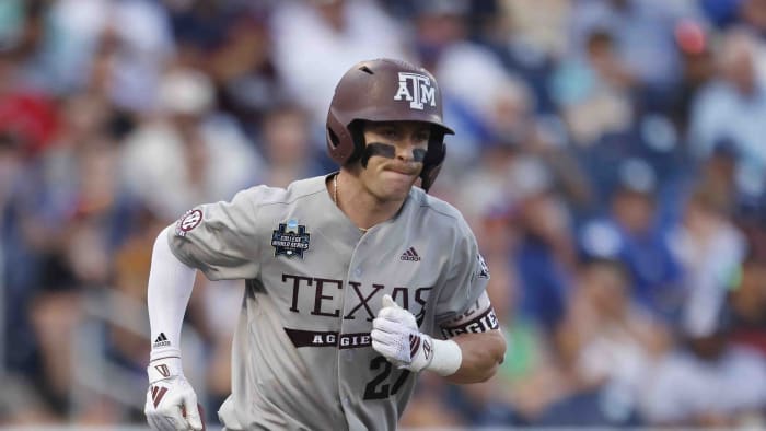 Texas A&M beats Florida 6-0 to make CWS finals for 1st time as Gators shut out 1st time in 2 years