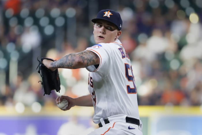 Tucker's pinch HR lifts Astros over Texas in starters' duel