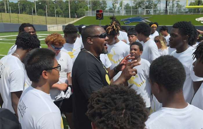 Steelers assistant, former Willowridge coach Ramon Chinyoung holds youth football camp: ‘No greater feeling’