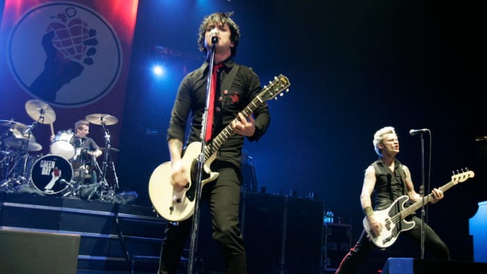 🎵 10 popular '90s artists going on tour in 2024 - Vimarsana News