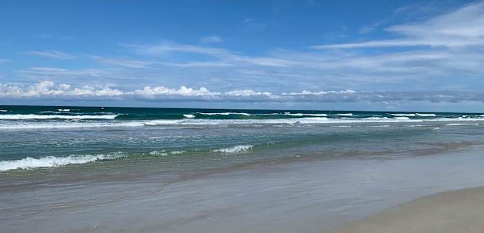 Shark bites surfer off New Smyrna Beach