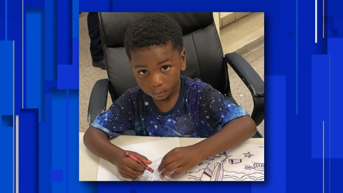 Detroit police seek parents or guardians of child found alone at 3 am Detroit police seek parents or guardians of child found alone at 3 am