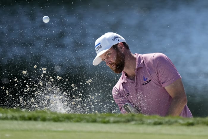 Scheffler makes it look easy for 3-shot victory in the Bahamas. Tiger Woods  finishes 18th