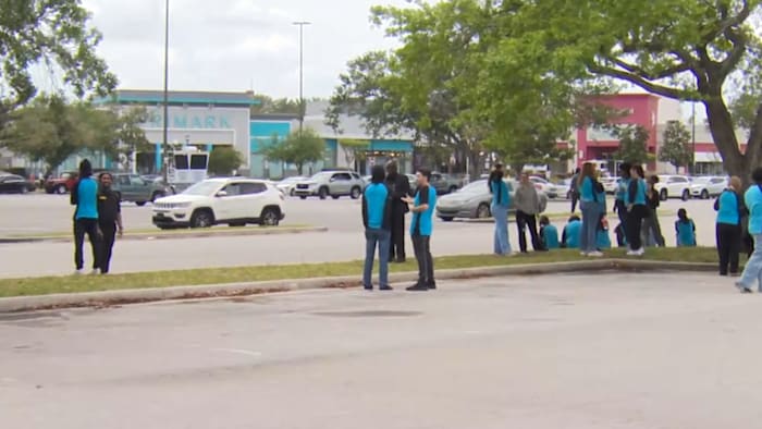 Florida Mall in Orlando evacuated after 2nd bomb threat in a week