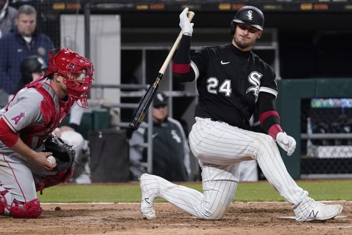 Reds catcher Tucker Barnhart hosts batting practice at Grand Park