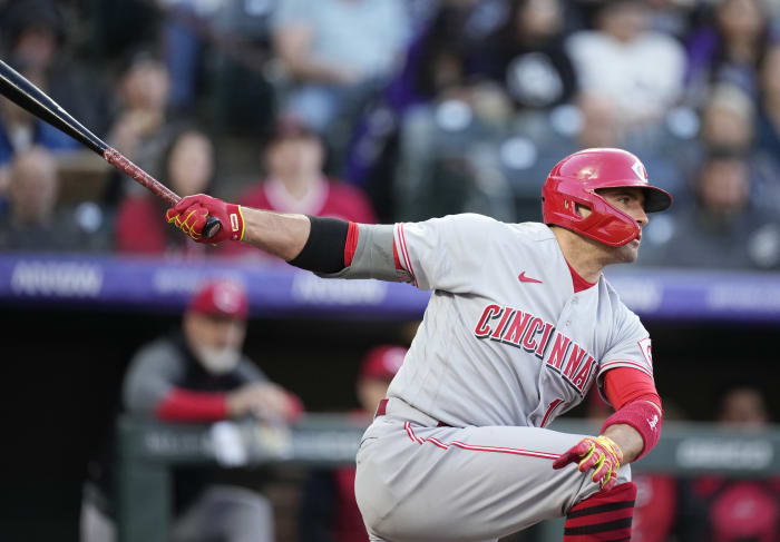 Cincinnati Red Joey Votto gives home run bat, jersey to young fan battling  cancer