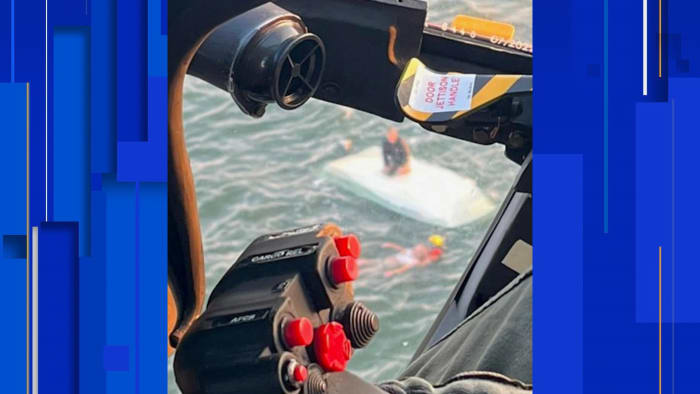 2 boaters recused by aircrew after boat capsized near Savannah - Vimarsana News