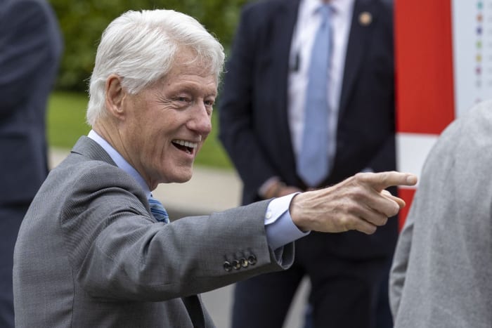 Clinton optimistic Northern Ireland govt will be revived