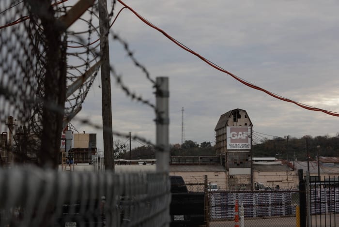 How Texas polluters classify big facilities as smaller ones to avoid stricter environmental rules and public input - Vimarsana News