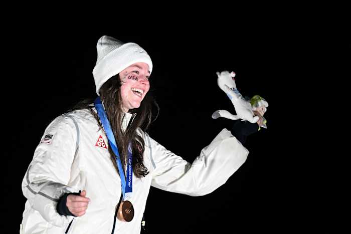 US slider Ashley Farquharson clinches luge bronze with thrilling run