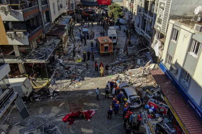 Türkiye’nin batısında propan tankı patlamasında 5 kişi öldü, 63 kişi de yaralandı