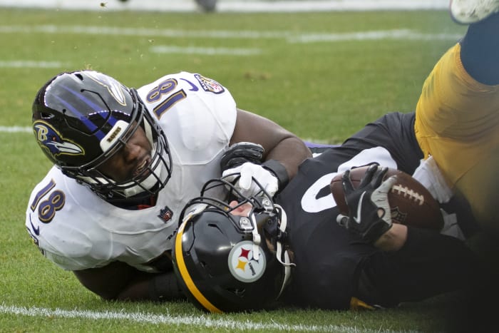 Josh Allen picks apart Steelers secondary in Bills' 38-3 win and Pickett's  first start