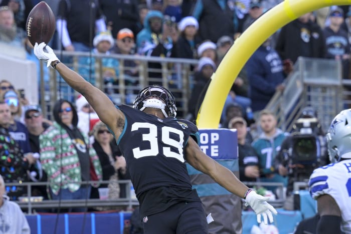 Jags edge Ravens 28-27 on 2-pointer, Tucker's 67-yard miss